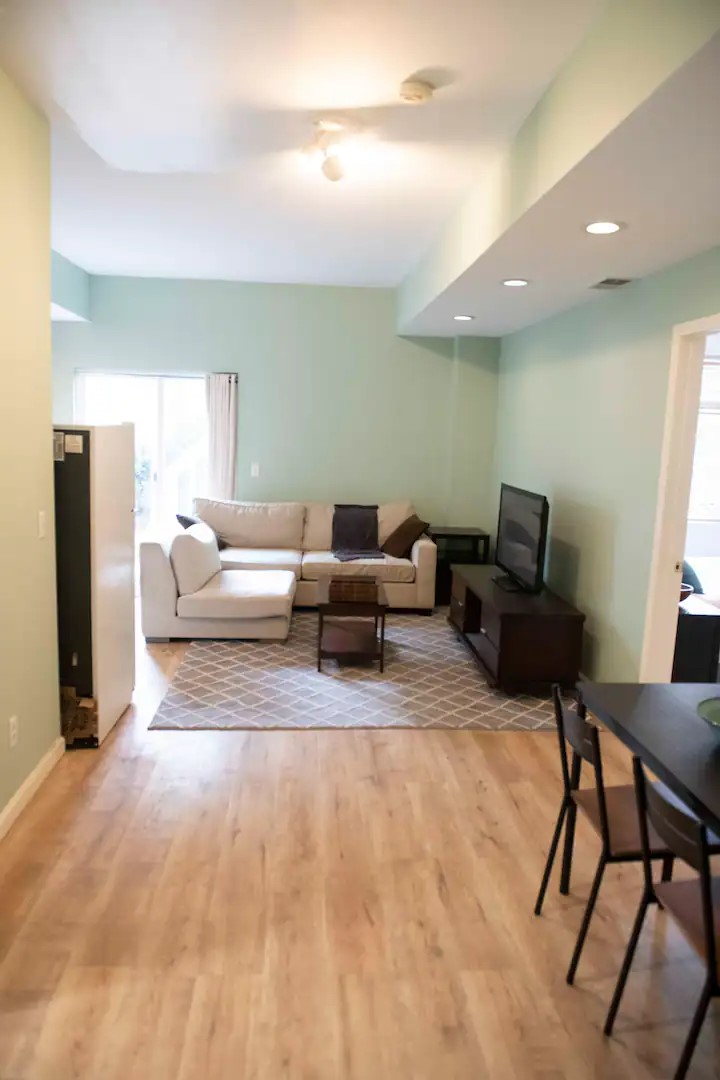 Cozy Bernal One Bedroom with Yard Access - Photo 3