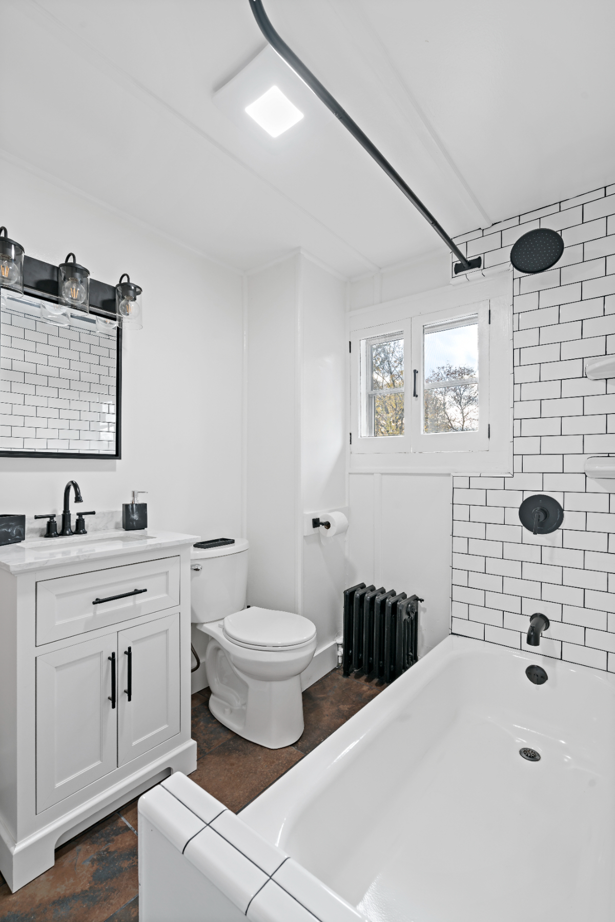 UPPER LEVEL, charming renovated apartment - Photo 7