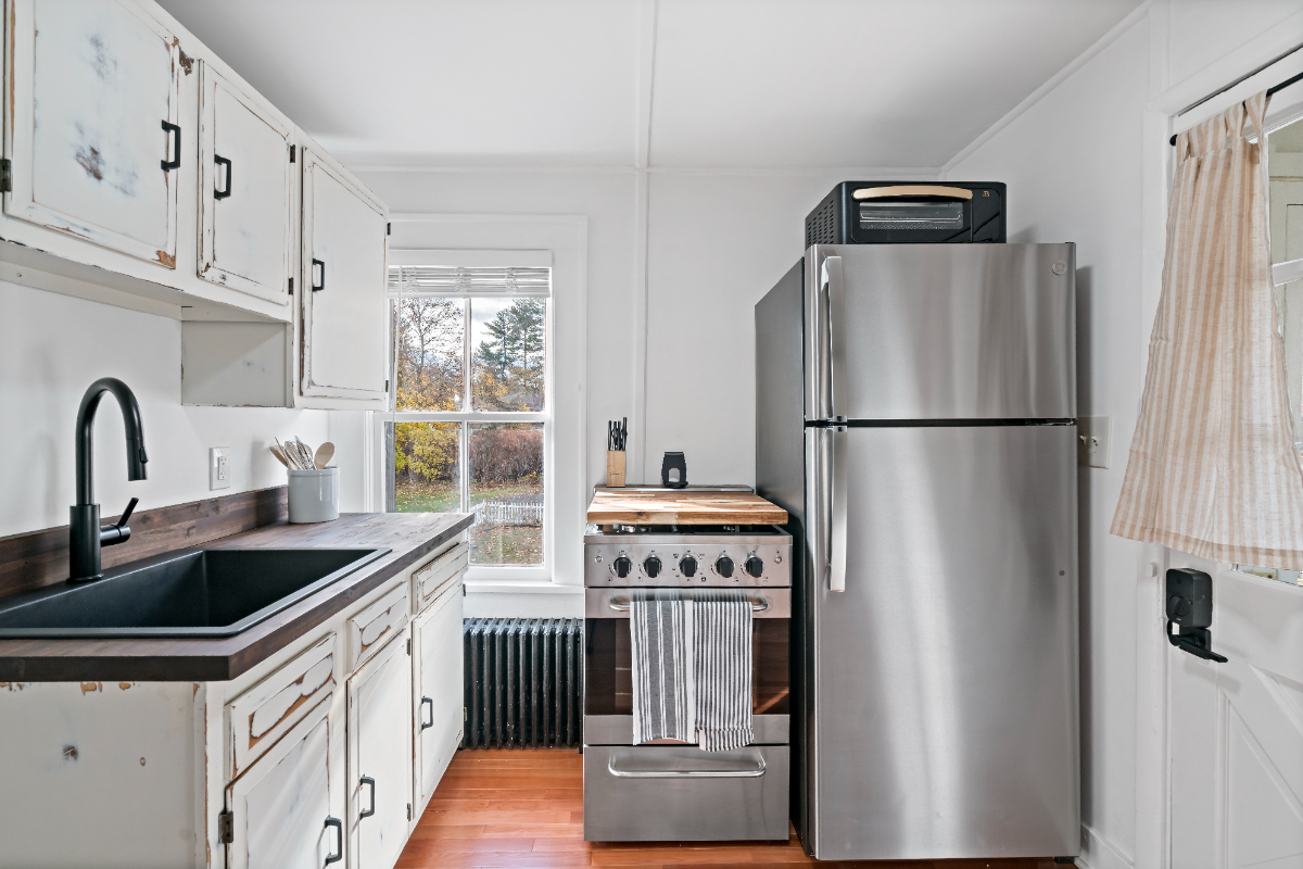 UPPER LEVEL, charming renovated apartment - Photo 4