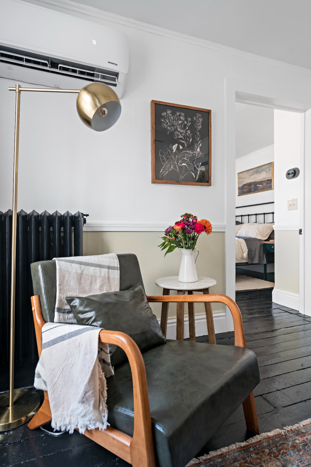 UPPER LEVEL, charming renovated apartment - Photo 12
