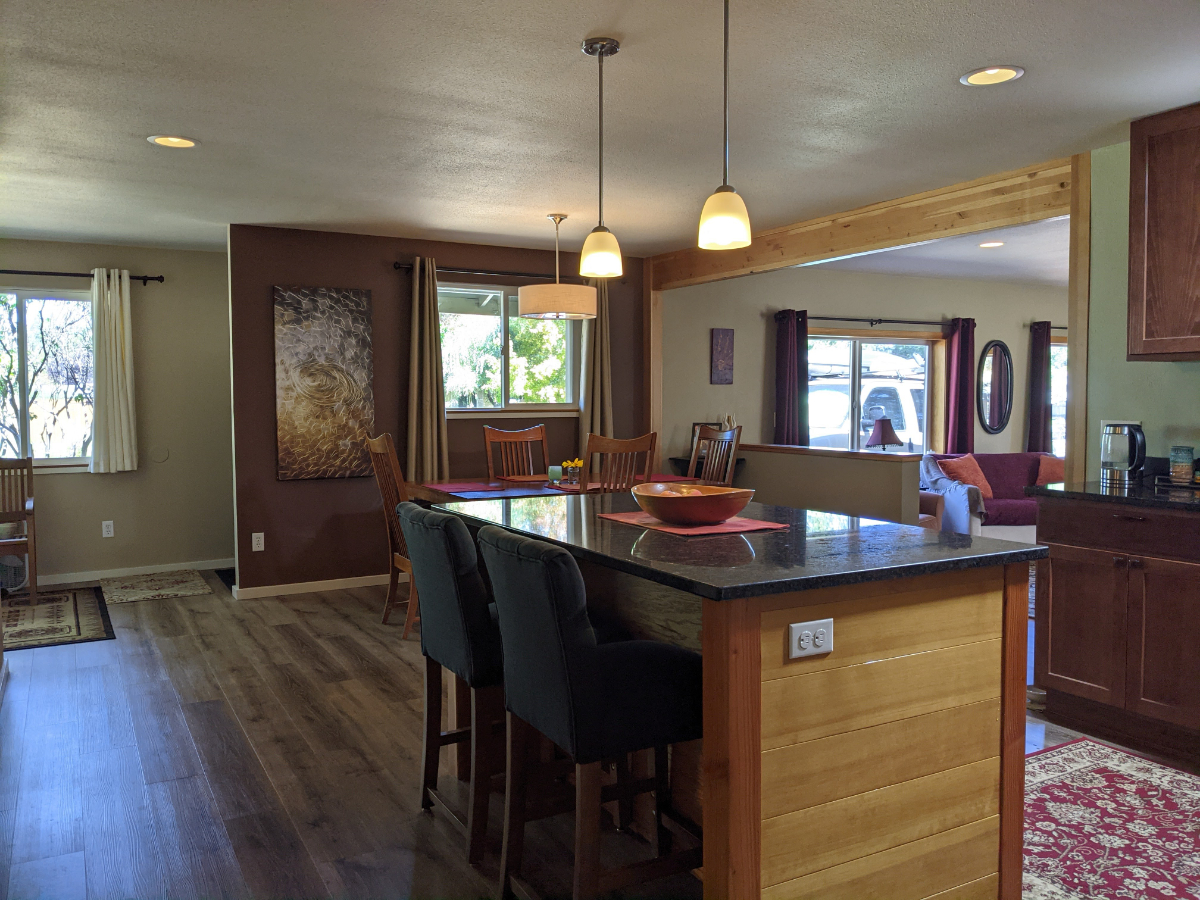 Beautiful, Peaceful, Private Home - Photo 1