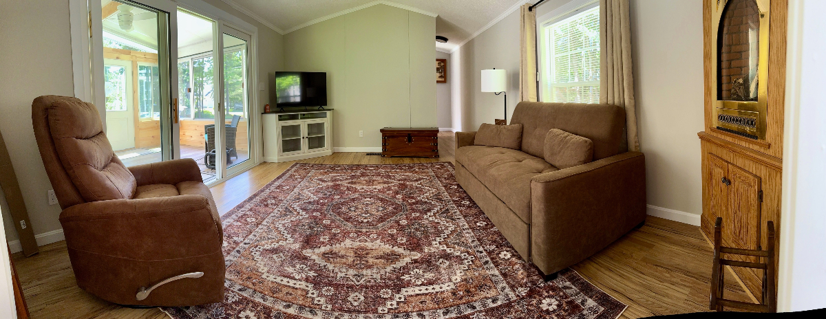 Riverside Stylishly Updated Mobile Home Cottage on Private Land, Steps to Beaches & Downtown Burling - Photo 3