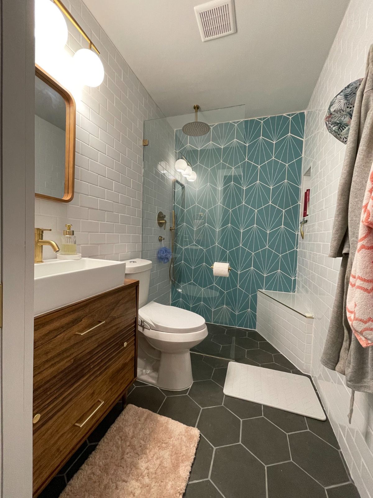 Fully Renovated MidCentury Condo - Photo 6