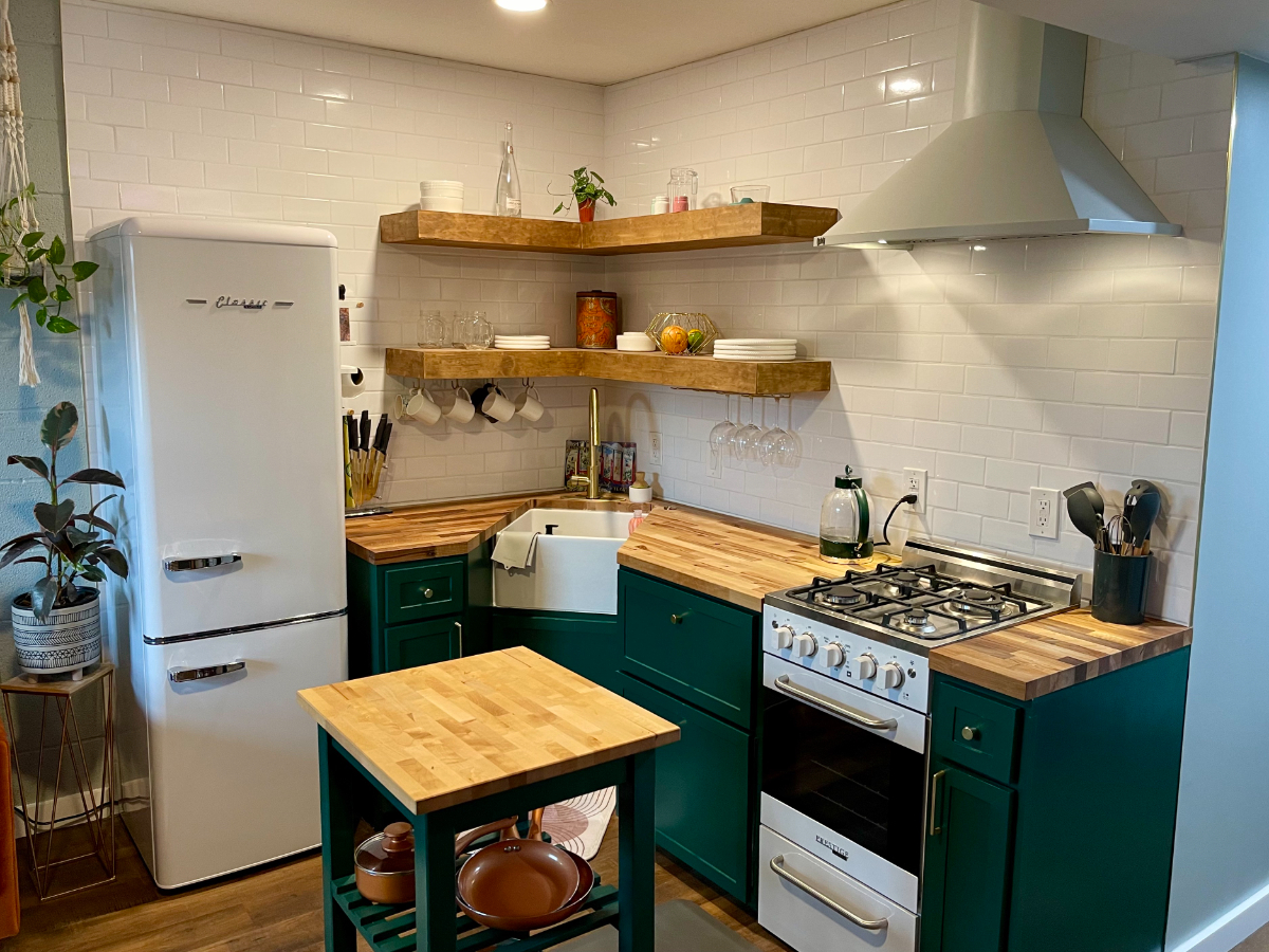 Fully Renovated MidCentury Condo - Photo 3