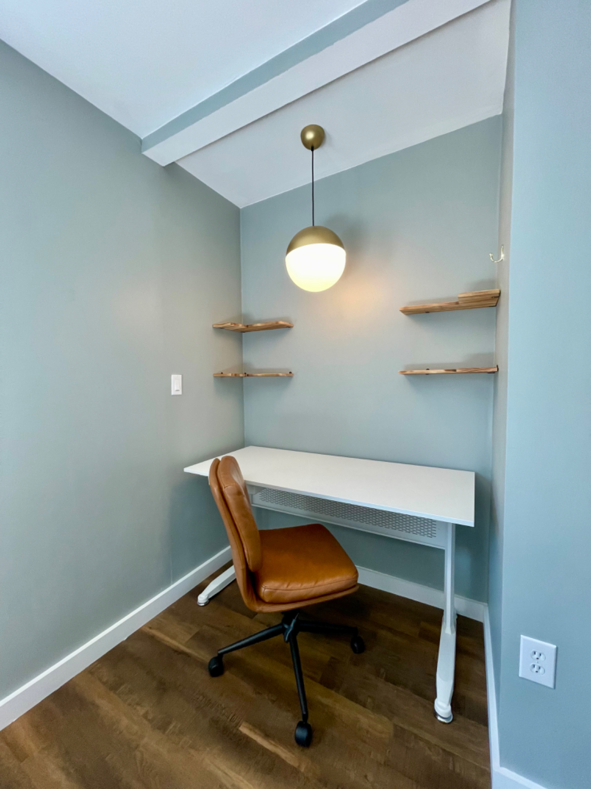 Fully Renovated MidCentury Condo - Photo 5