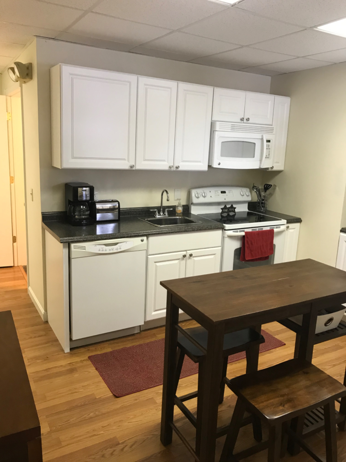 Beautiful 2 Bedroom close to all Medical sites