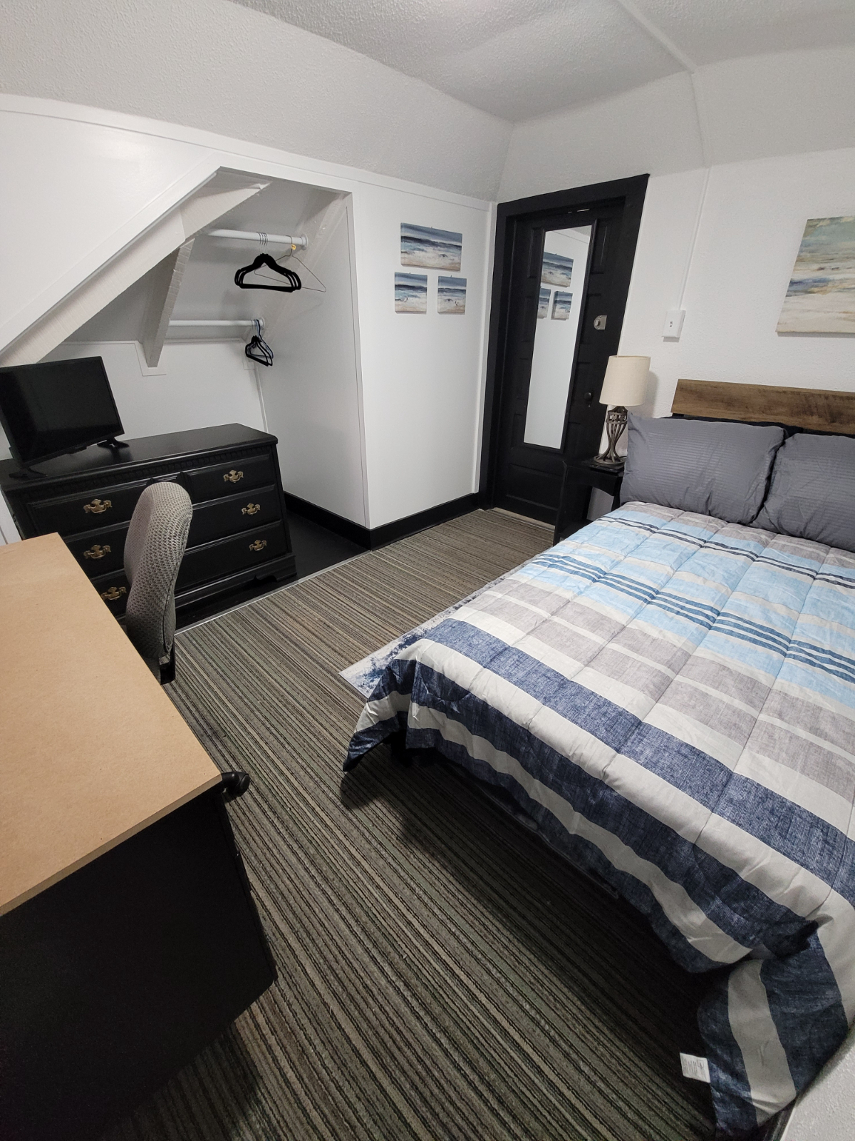 PRIVATE ROOMS FOR RENT CLOSE TO HOSPITALS, DECKER SCHOOL OF NURSING AND BINGHAMTON UNIVERSITY - Photo 10