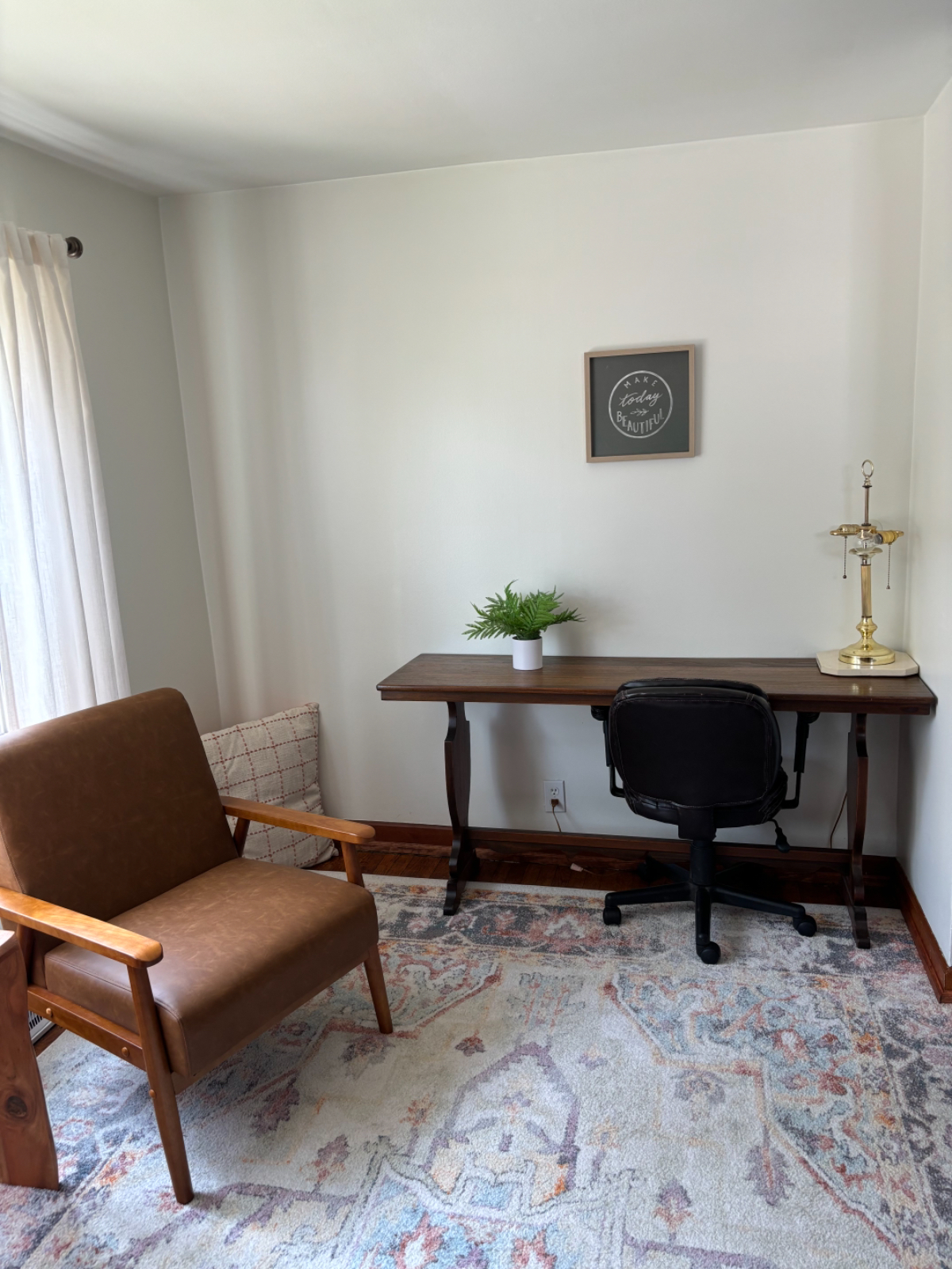 2 BR, Free off street Parking, Central Air, Lower Level Apartment in the heart of South Buffalo - Photo 9