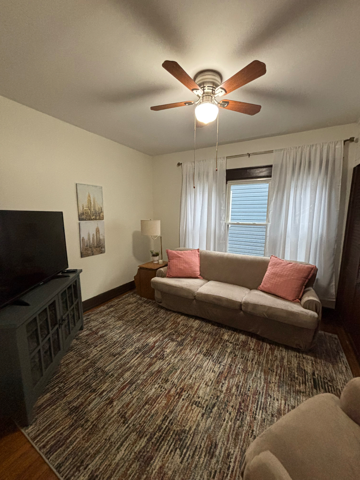 2 BR, Free off street Parking, Central Air, Lower Level Apartment in the heart of South Buffalo - Photo 5