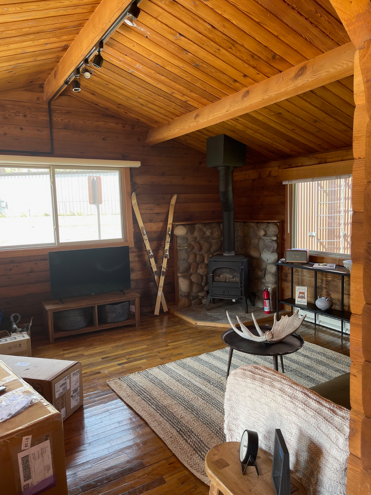 Gregory Lane - 2 bedroom/1 bath log cabin - Photo 8