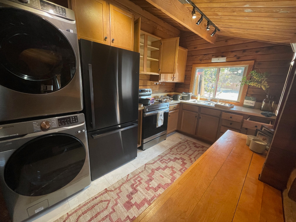 Gregory Lane - 2 bedroom/1 bath log cabin - Photo 6