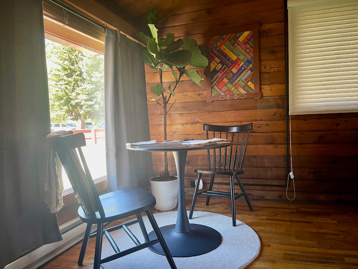 Gregory Lane - 2 bedroom/1 bath log cabin - Photo 9