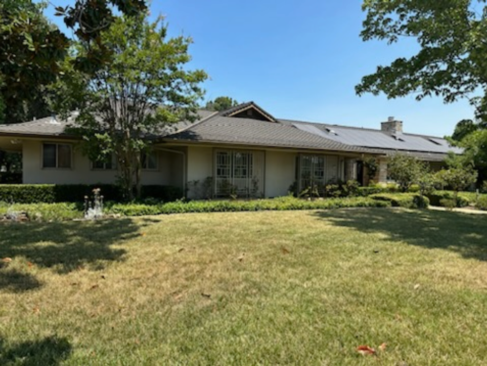 Tranquil Retreat in Stockton - Your Exclusive Bedroom with Homely Comforts and Great Location - Photo 3