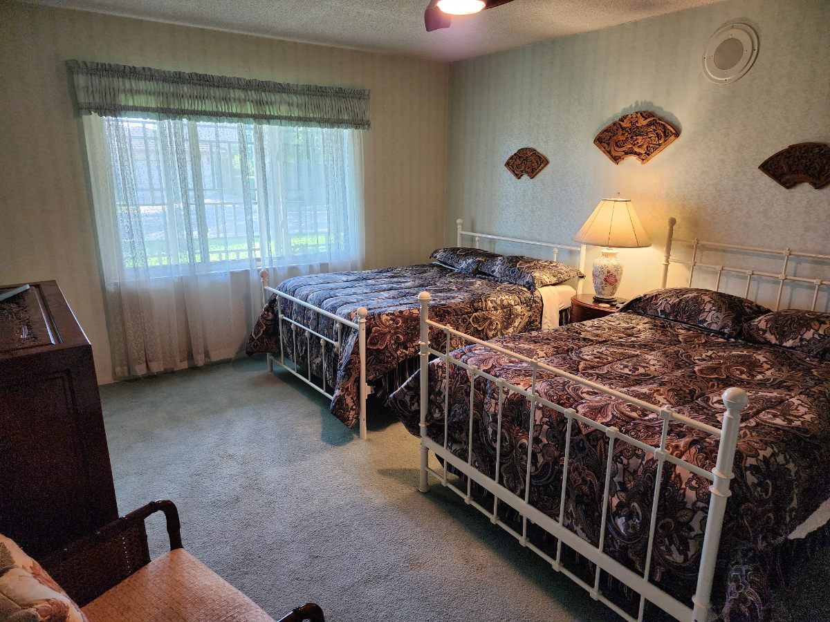 Tranquil Retreat in Stockton - Your Exclusive Bedroom with Homely Comforts and Great Location - Photo 1
