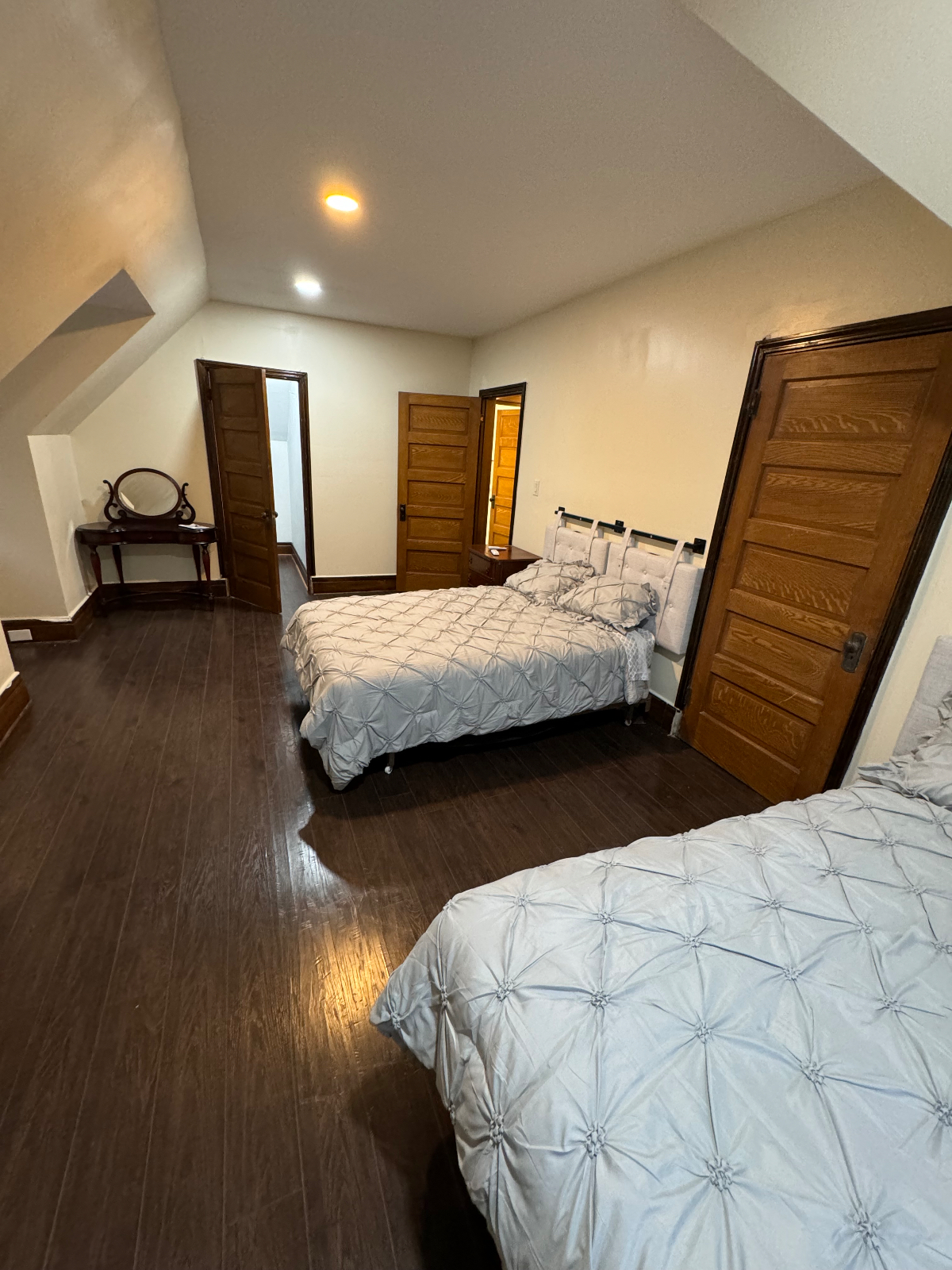 One bed room attic apartment