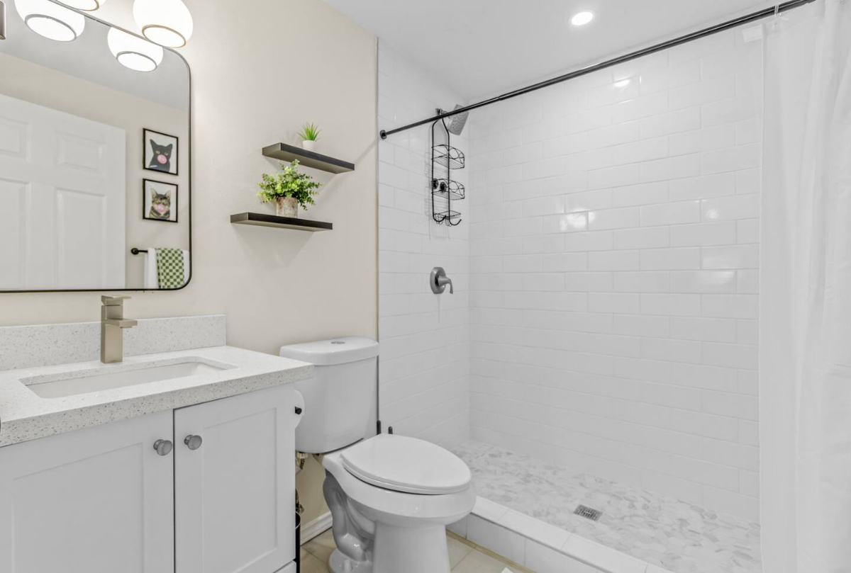 Cozy Apartment off 10th Street - Photo 11