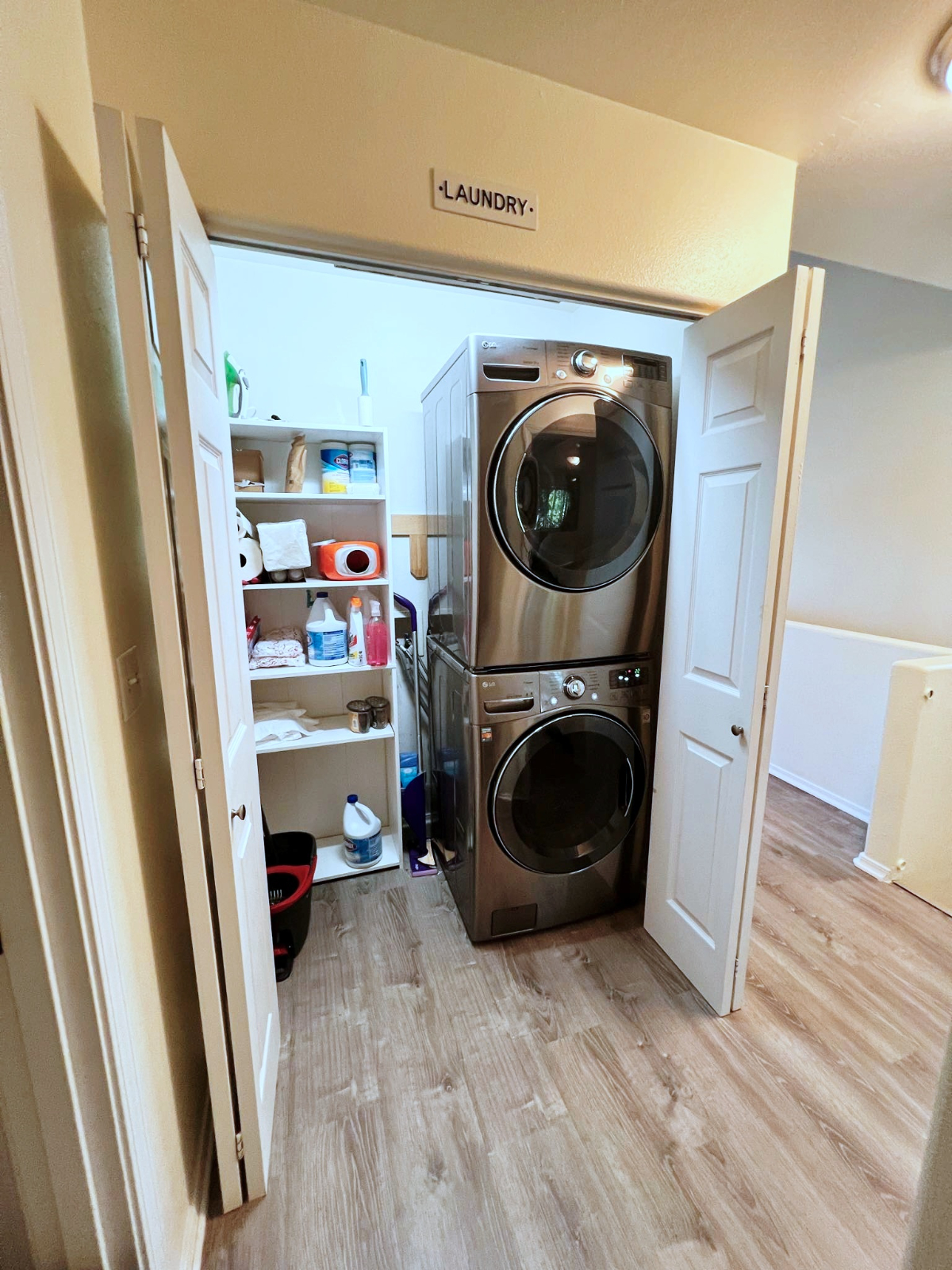 Modern Rooms in Stylish House With Great Amenities - Your Perfect Home Away from Home Room 1