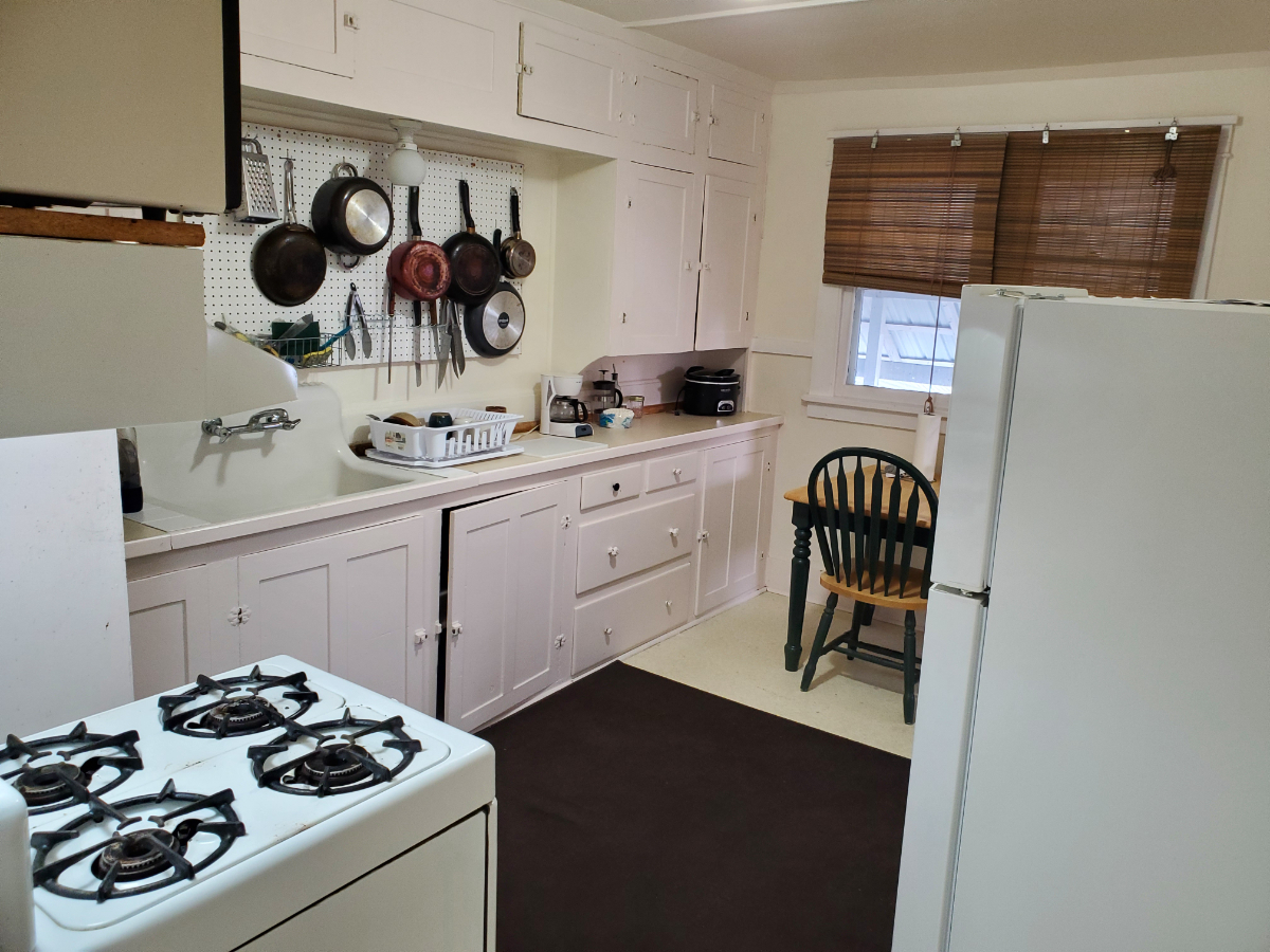 Beautiful Furnished One-Bedroom Retreat in Downtown Lander, Wyoming - Photo 3