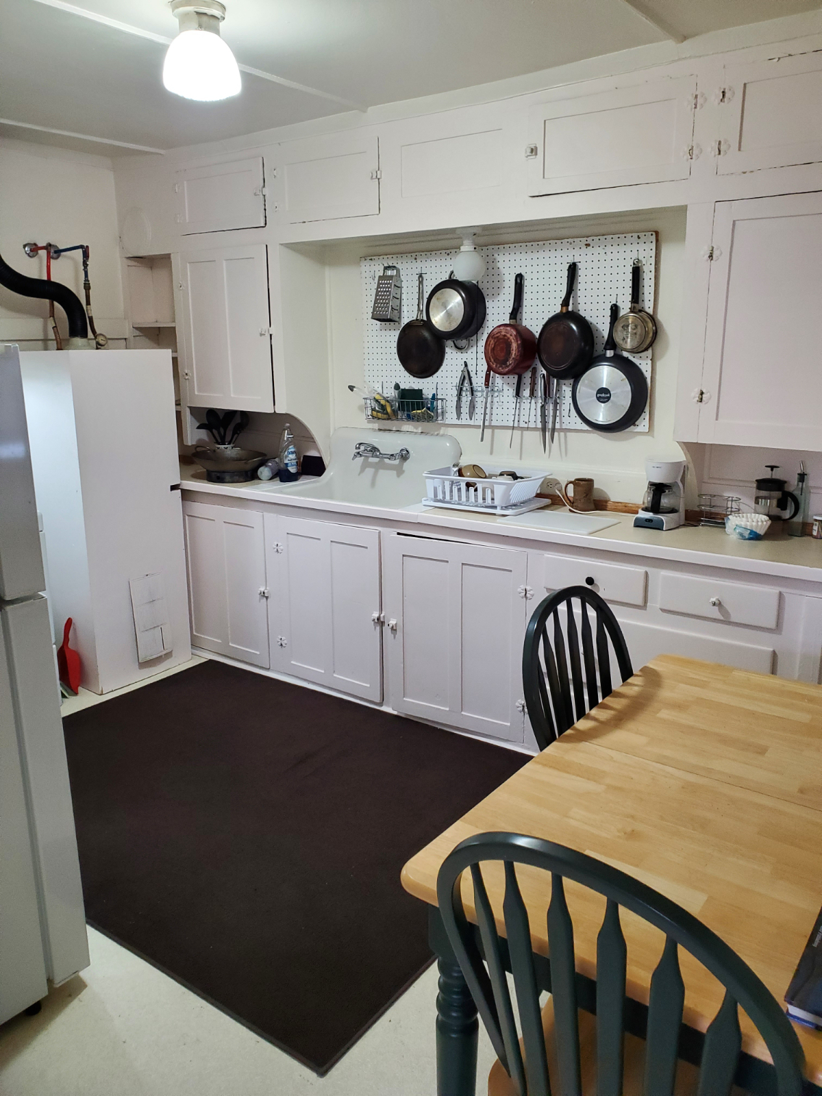 Beautiful Furnished One-Bedroom Retreat in Downtown Lander, Wyoming - Photo 4