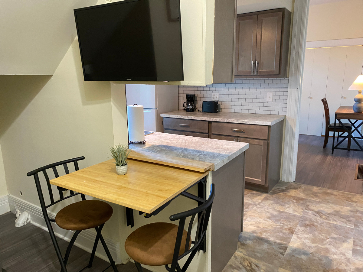Two Room Studio minutes from Rochester Hospitals--17B Hanna Place - Photo 2