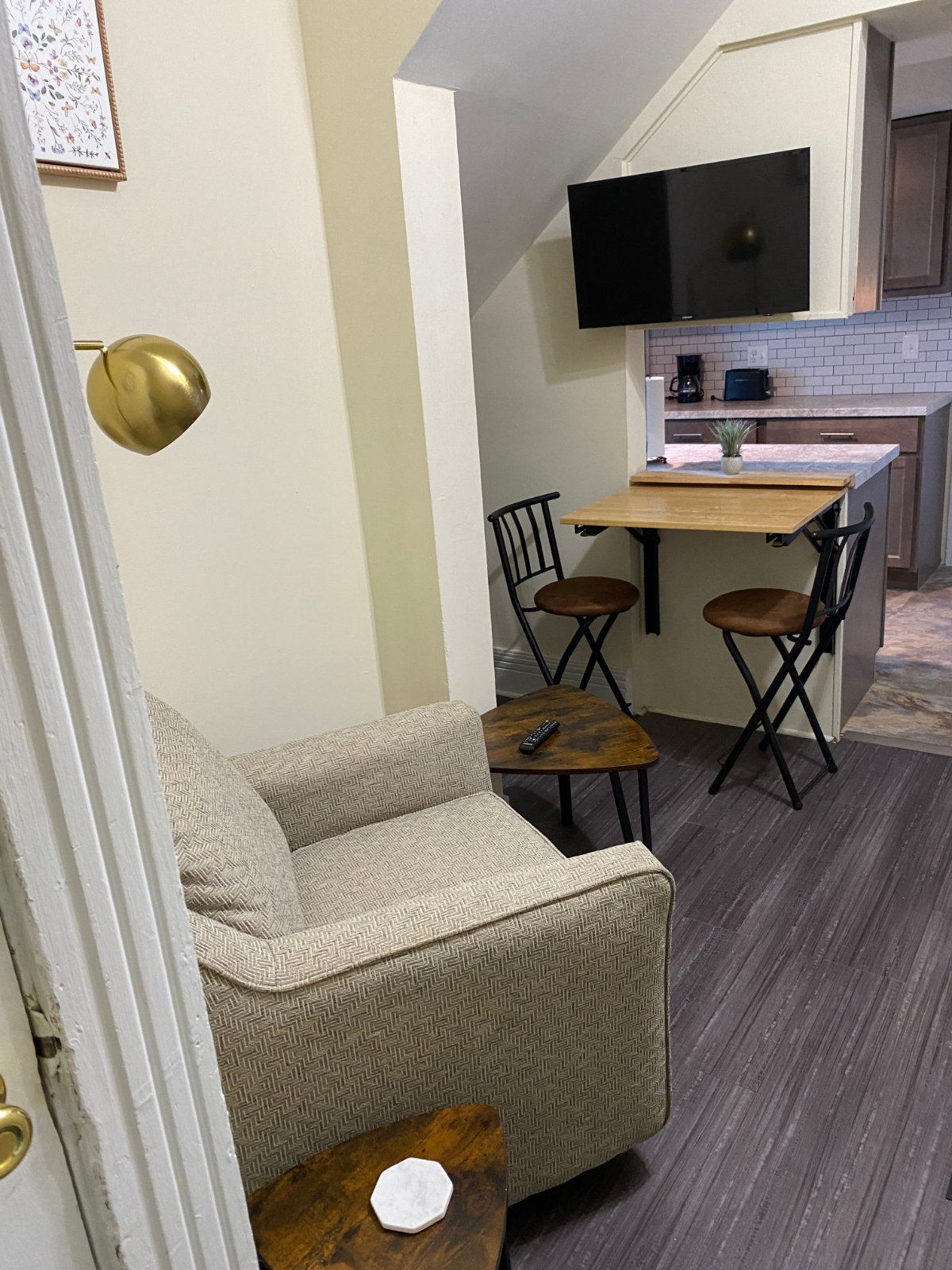 Two Room Studio minutes from Rochester Hospitals--17B Hanna Place - Photo 8