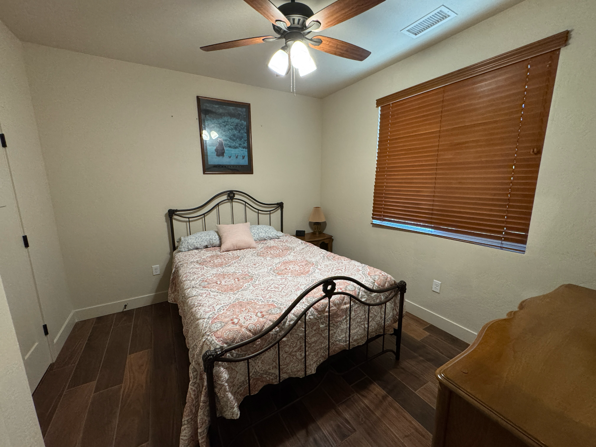 Flagstaff Forest Haven - Cozy Room in Serene Wooded Neighborhood, Setting Near Town Comforts - Photo 8