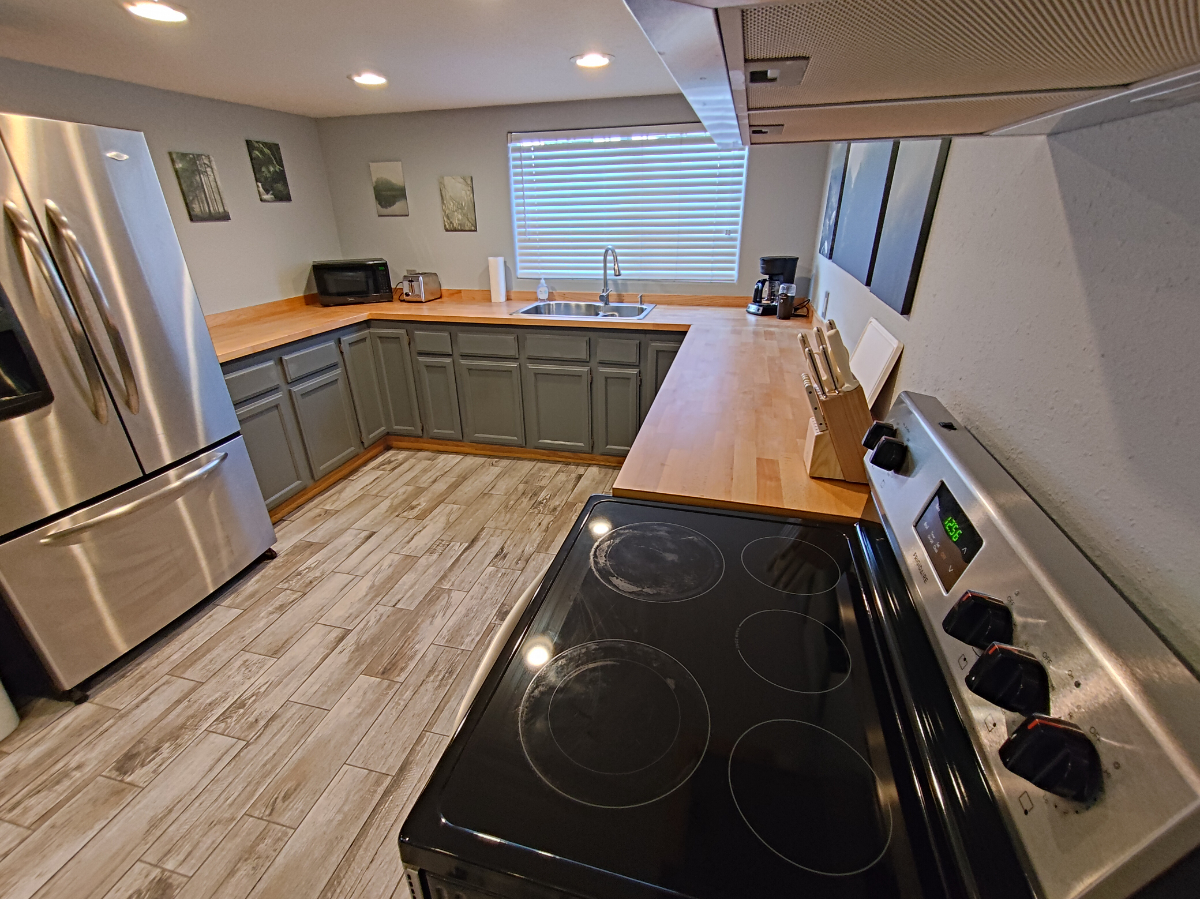 Excellent Guest Studio Apartment, Great Backyard, Quiet Neighborhood - Photo 2