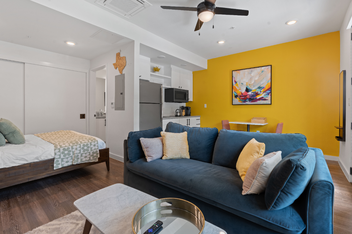 Cozy DT ATX Studio | Mins to Rainey St | Patio - Photo 5