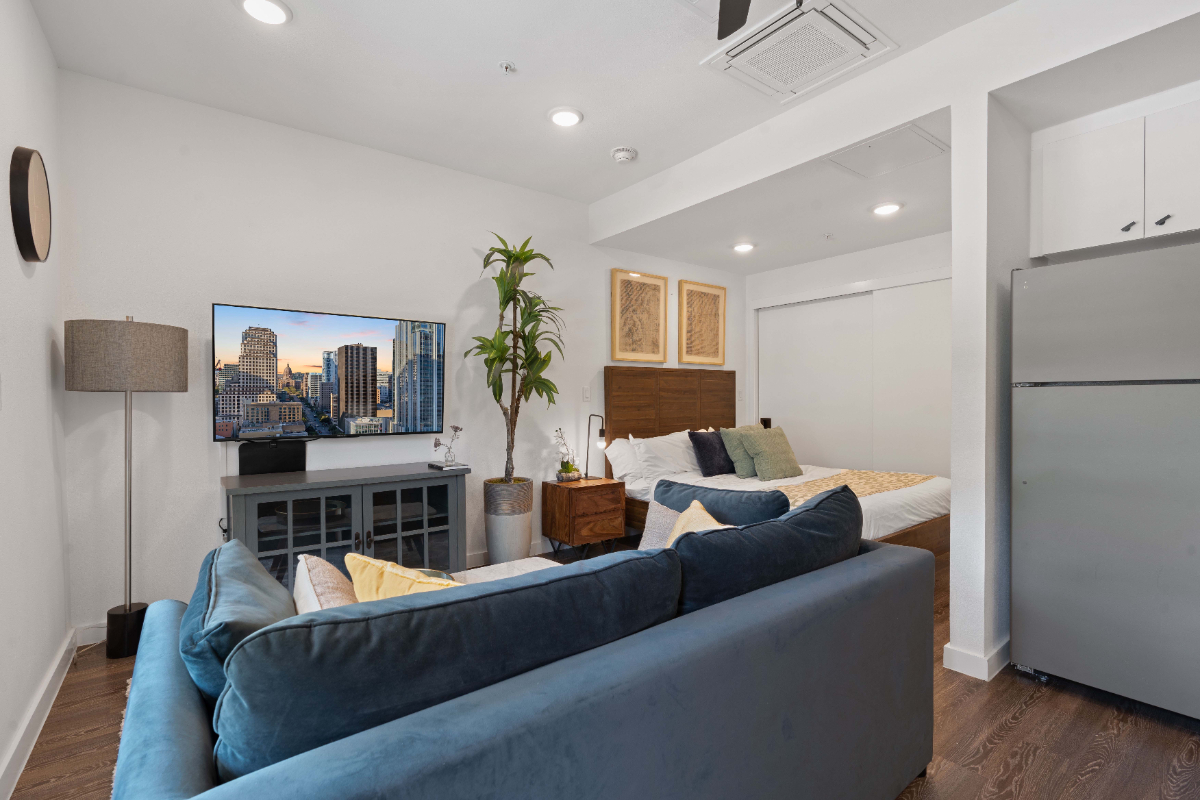 Cozy DT ATX Studio | Mins to Rainey St | Patio - Photo 12