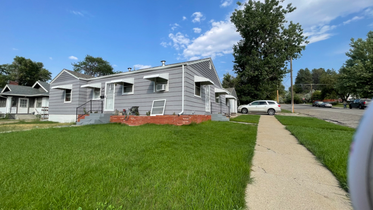 Downtown 3 Bedroom House - Photo 11