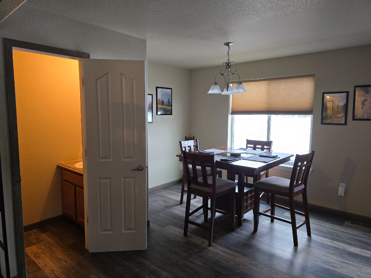 Comfortable Duplex, 3b2.5bath - Photo 7