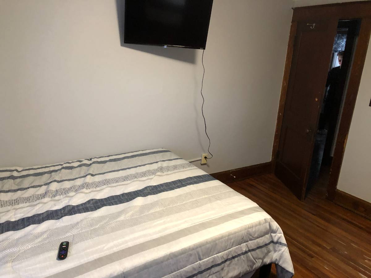 Baseball Bungalow - Photo 3