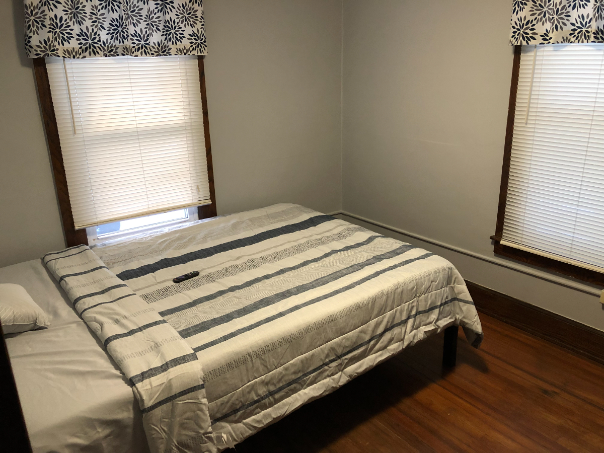 Baseball Bungalow - Photo 9