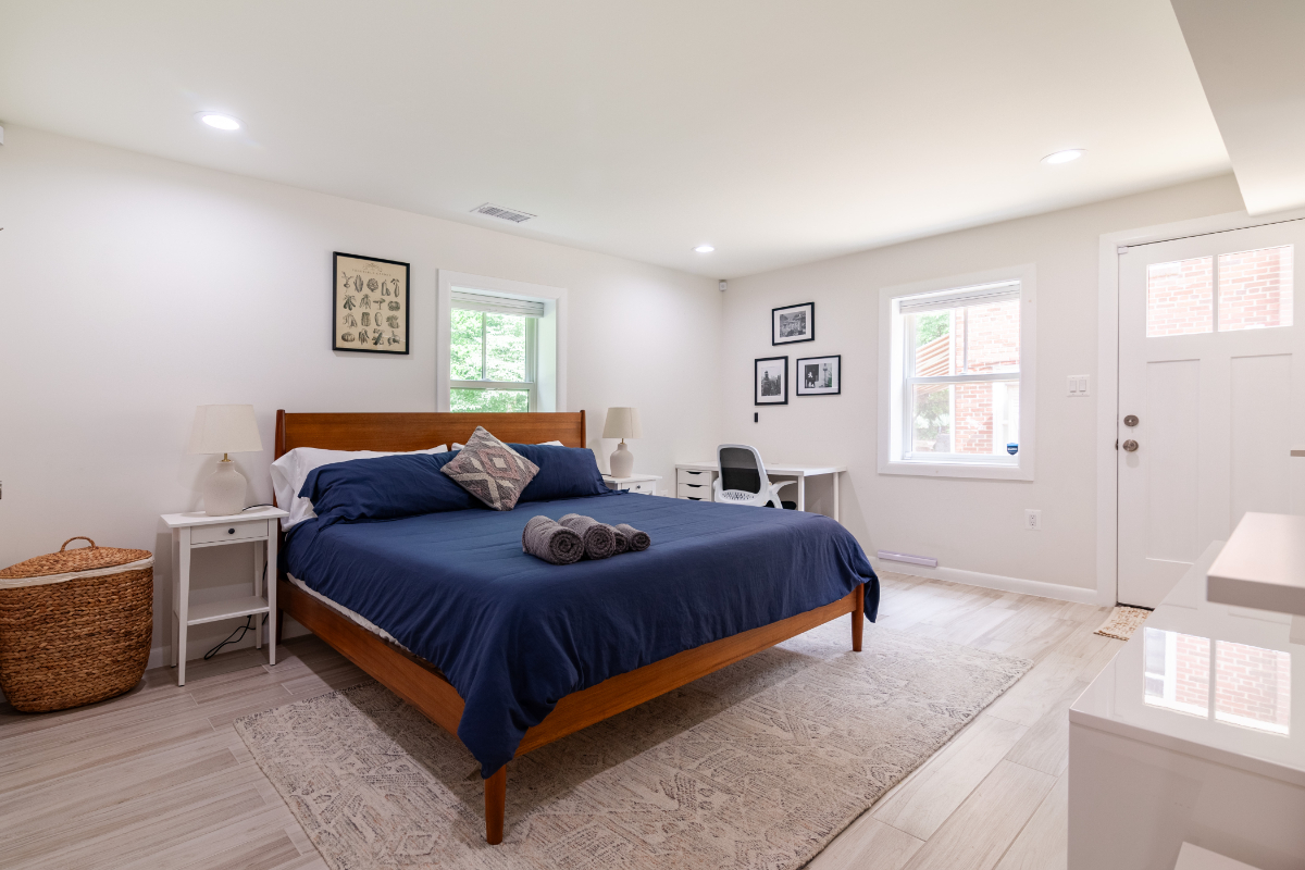 2br/2ba Modern Apartment Overlooking Rock Creek Park - Free Parking- Utilities included - Photo 5