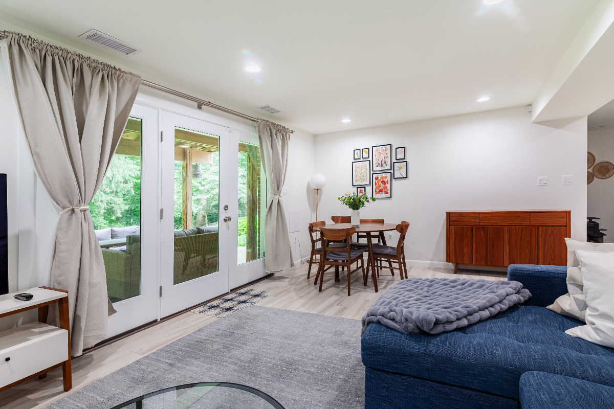 2br/2ba Modern Apartment Overlooking Rock Creek Park - Free Parking- Utilities included - Photo 1