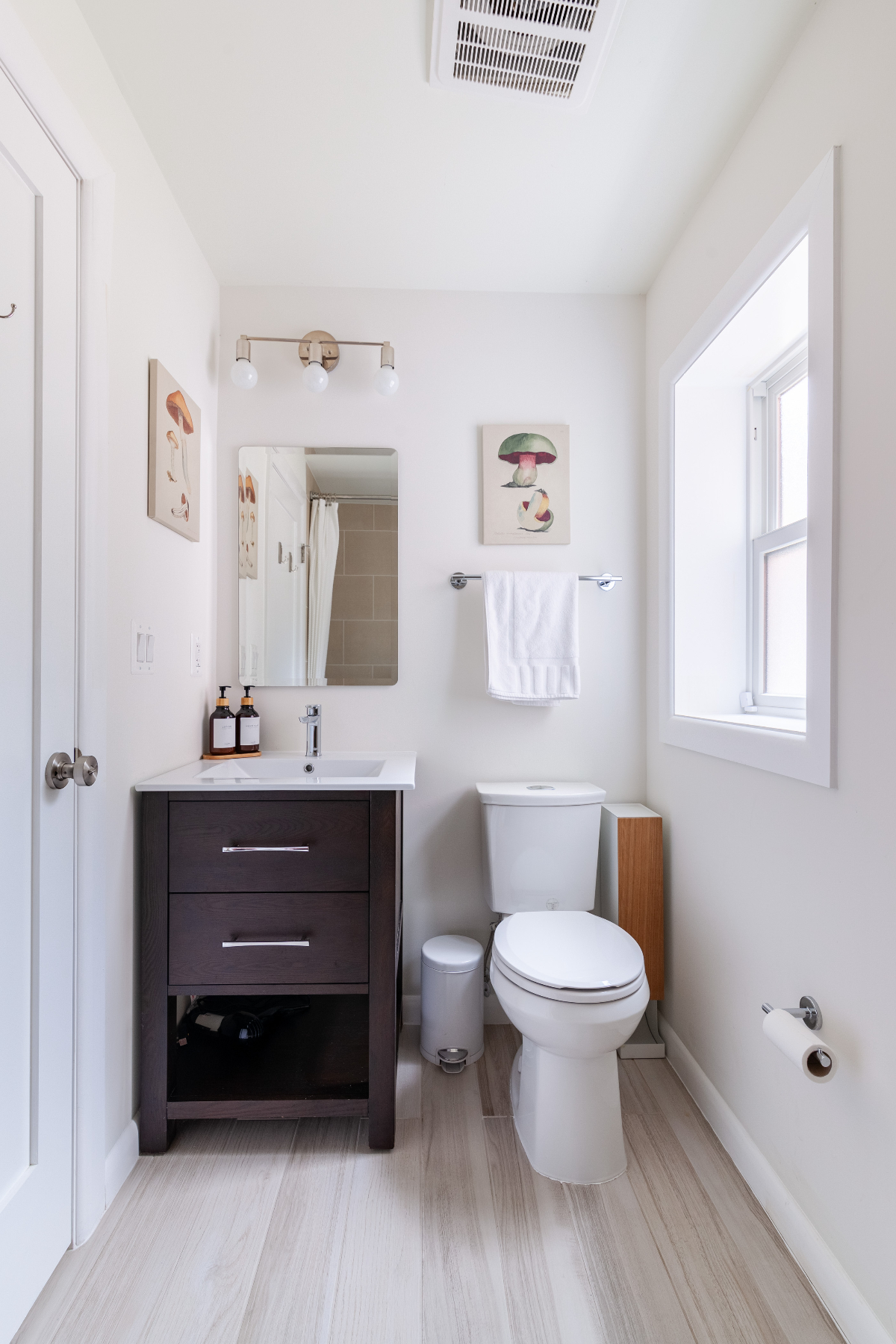 2br/2ba Modern Apartment Overlooking Rock Creek Park - Free Parking- Utilities included - Photo 7