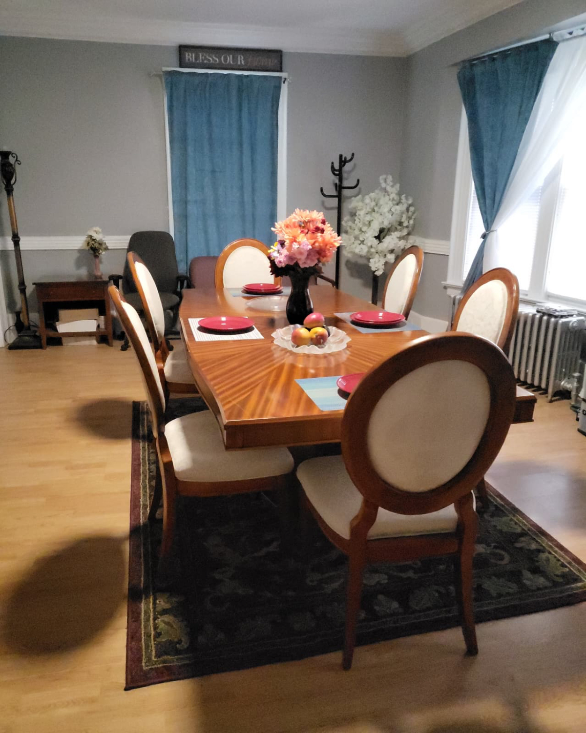 This beautiful Cozy home with 4 bedrooms 2 baths is available for individual room rental. 5 min driv - Photo 8