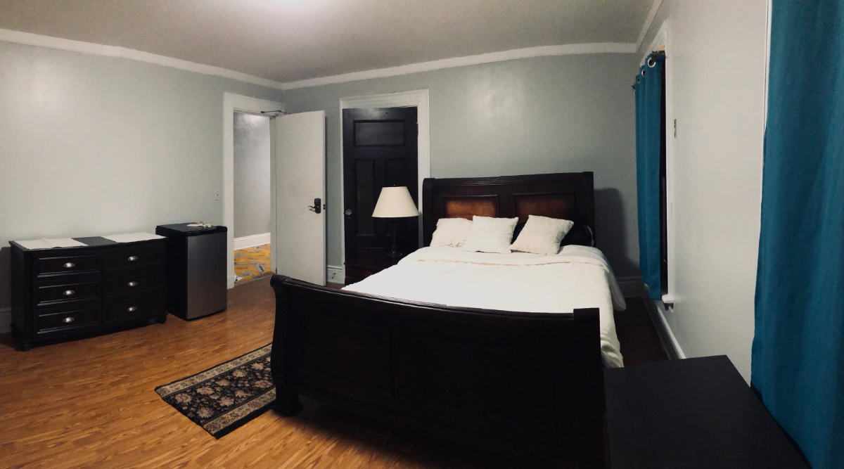 This beautiful Cozy home with 4 bedrooms 2 baths is available for individual room rental. 5 min driv - Photo 4