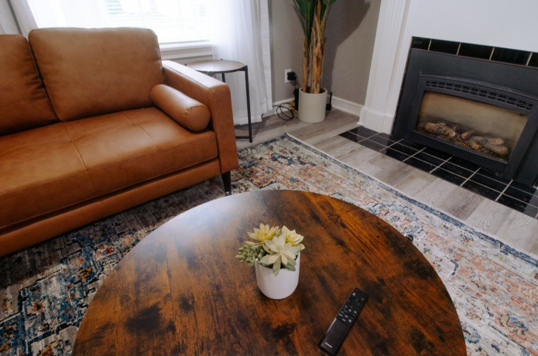 Cozy Orchard Charm A Luminous 2-Bed Gem with Enclosed Patio & Fireplace - Perfectly Nestled Single-S - Photo 6