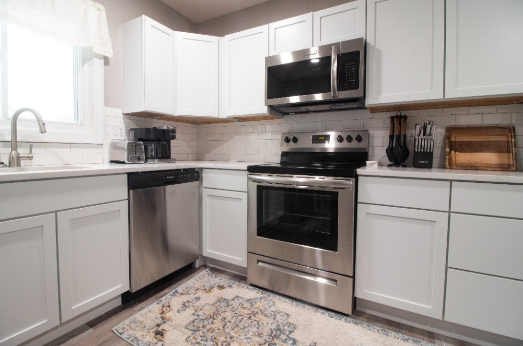 Cozy Orchard Charm A Luminous 2-Bed Gem with Enclosed Patio & Fireplace - Perfectly Nestled Single-S - Photo 10