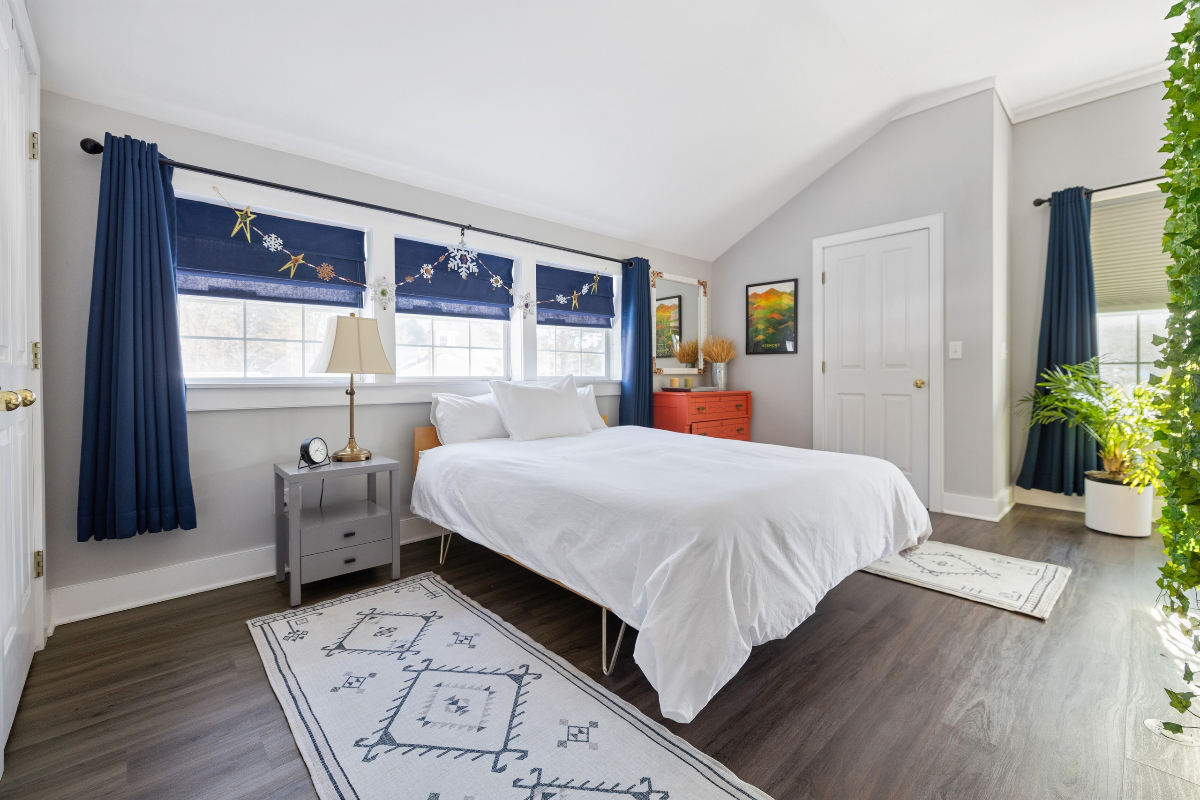 Quiet, private, with all amenities - Photo 11