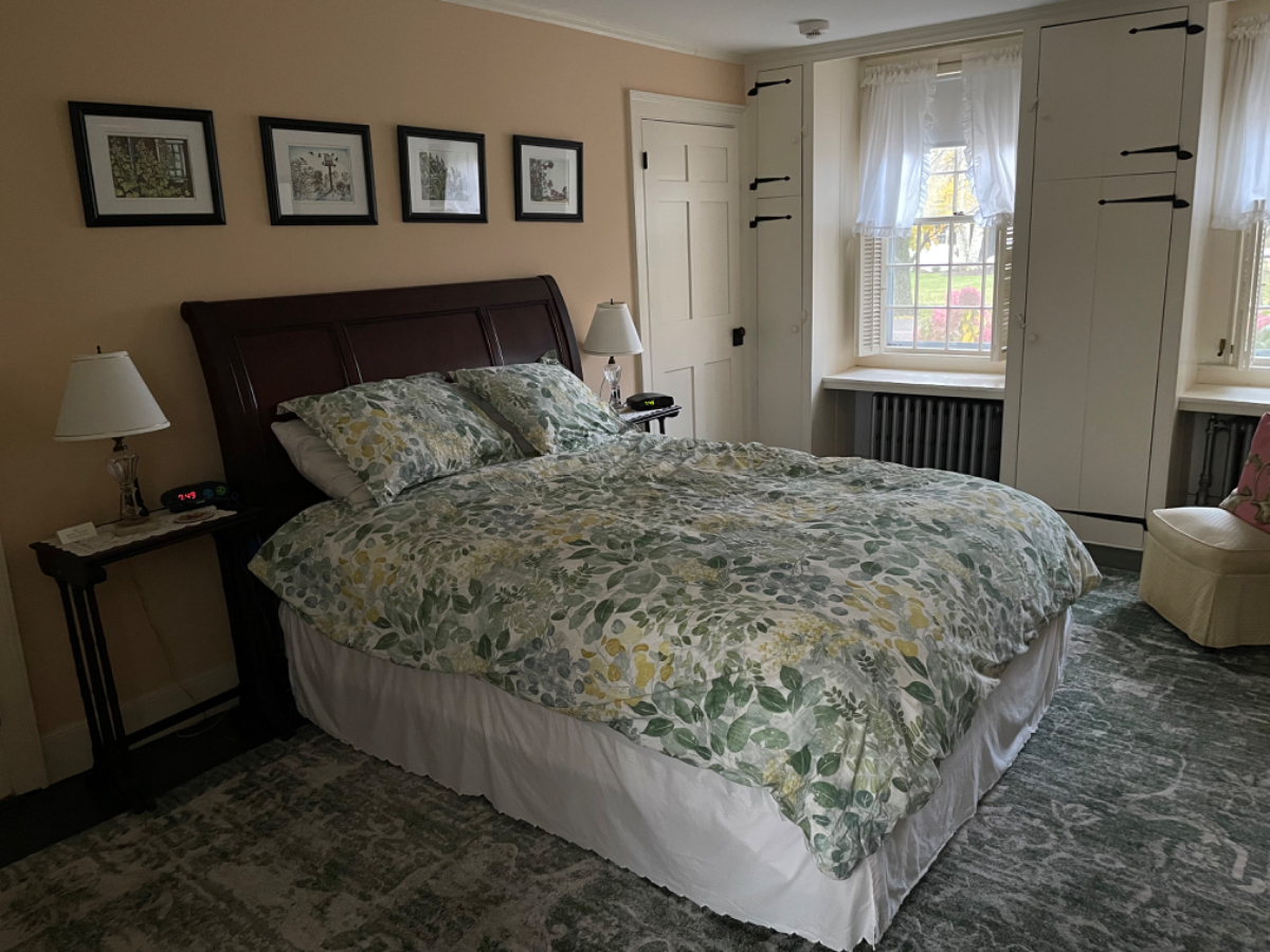 Warm, Cozy Home Near Hospital - Photo 9