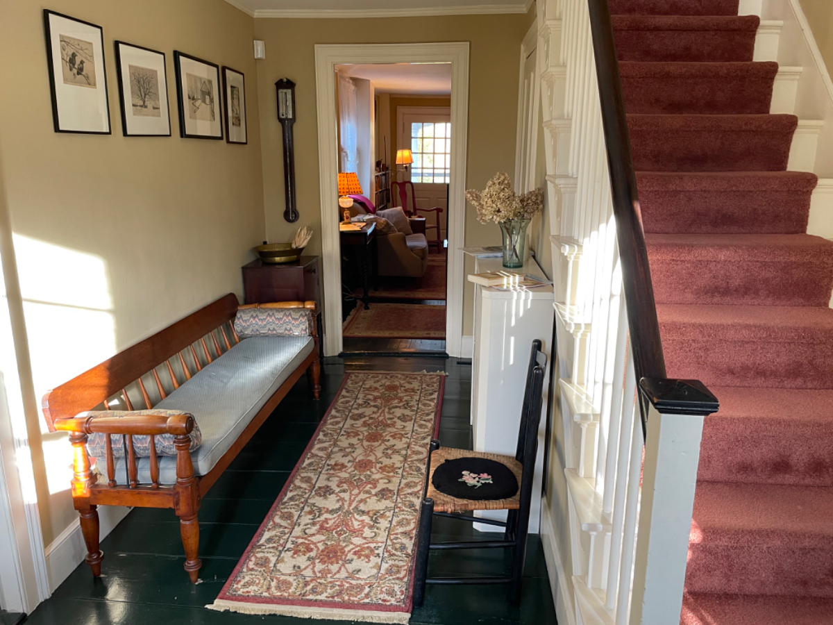 Warm, Cozy Home Near Hospital - Photo 3
