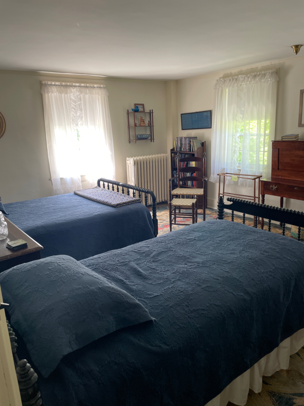 Warm, Cozy Home Near Hospital - Photo 12
