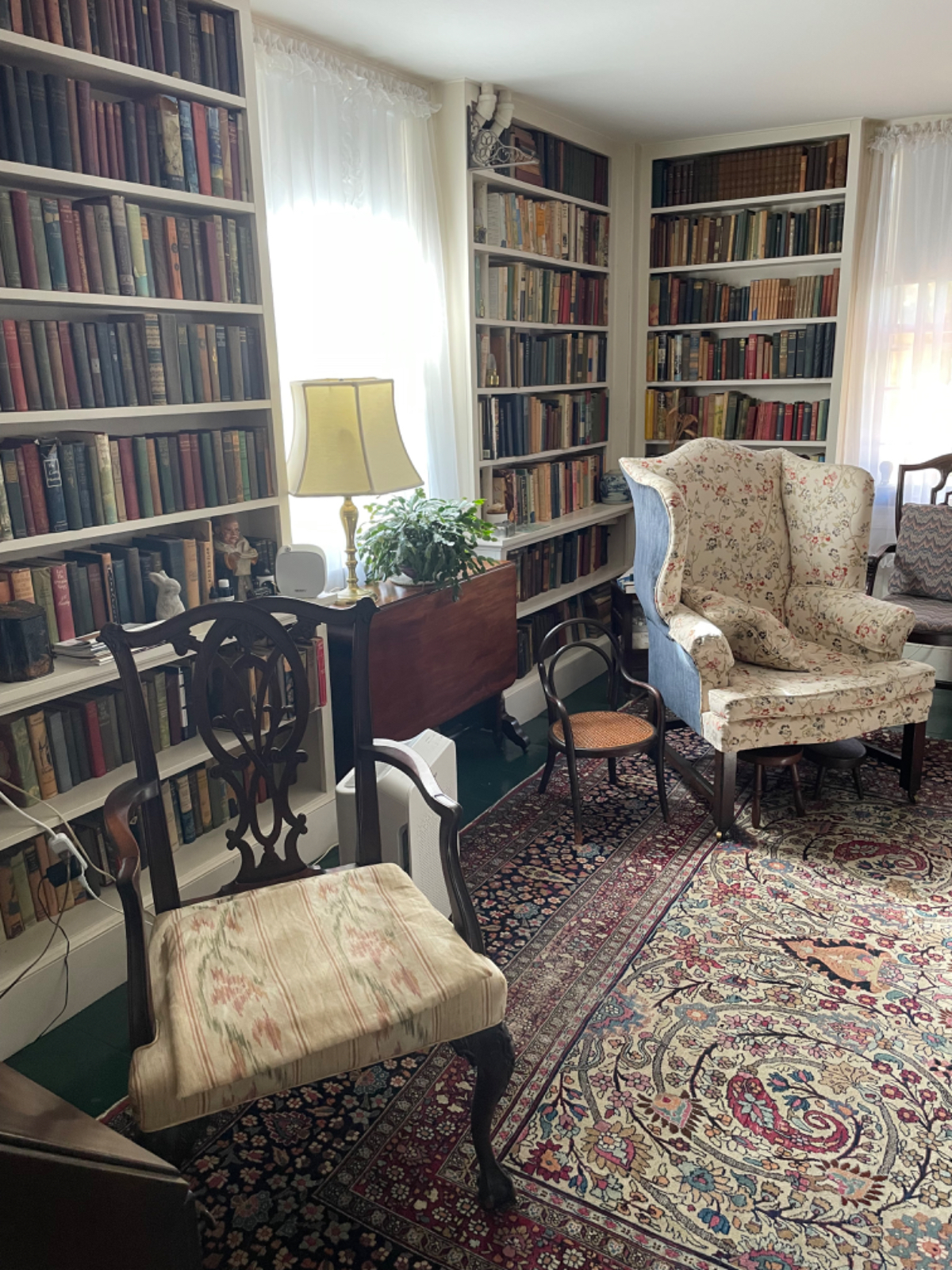 Warm, Cozy Home Near Hospital - Photo 8