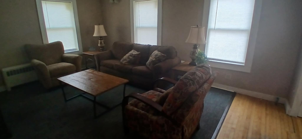 4 bedroom 2 full baths conveniently located home - Photo 8