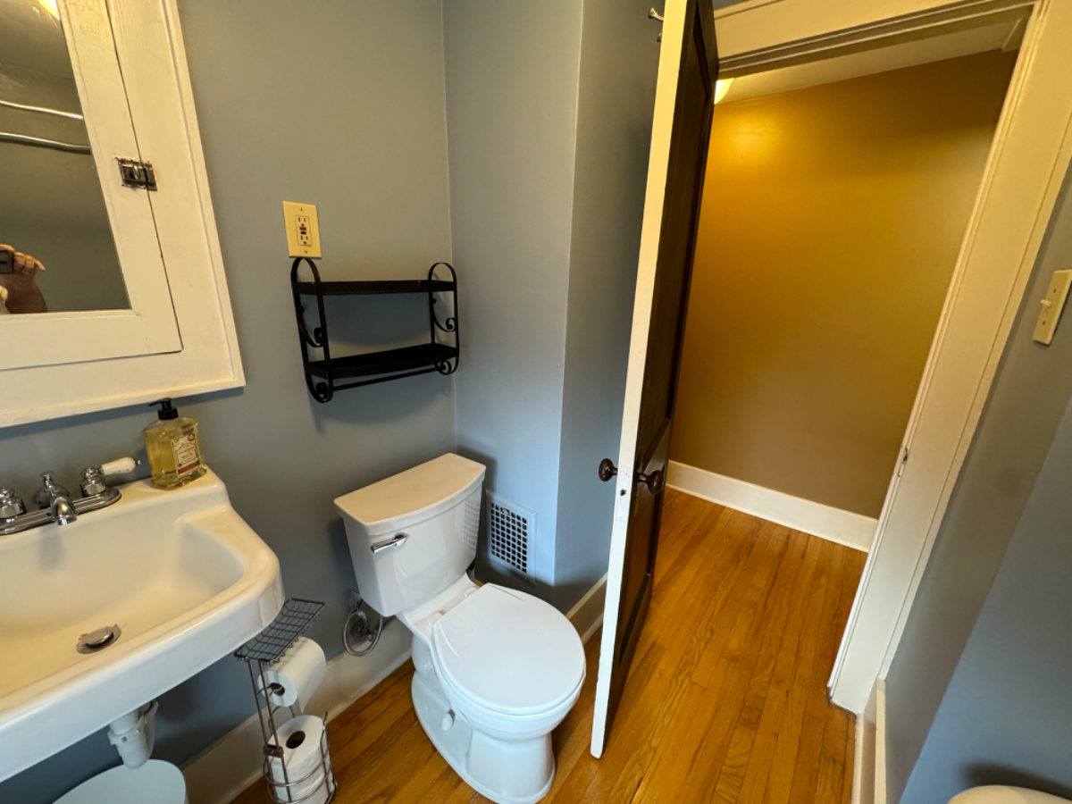 Charming 1 bedroom apartment in great neighborhood - Photo 5