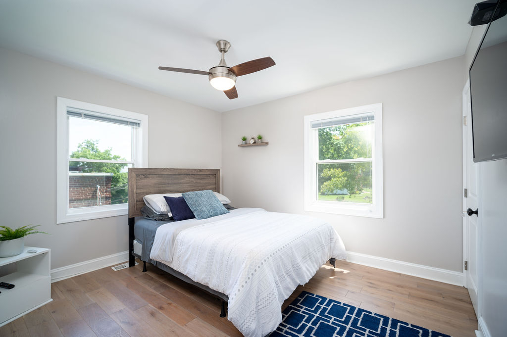 Stylish Bright Full Home w/Free Parking - Photo 6