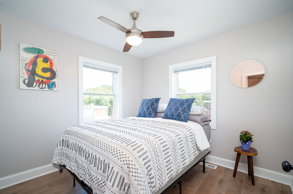 Stylish Bright Full Home w/Free Parking - Photo 7