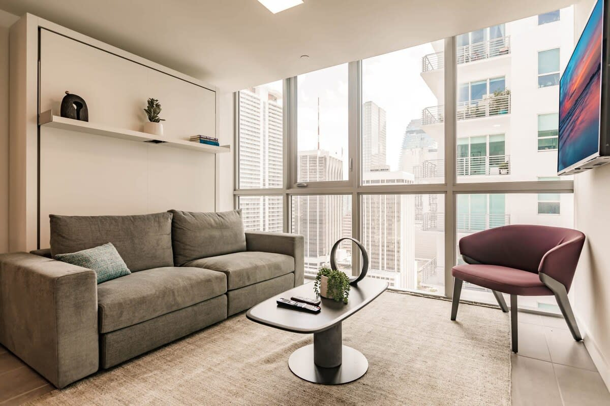 Modern Muse - Luxury Hotel Meets Miami (819089)